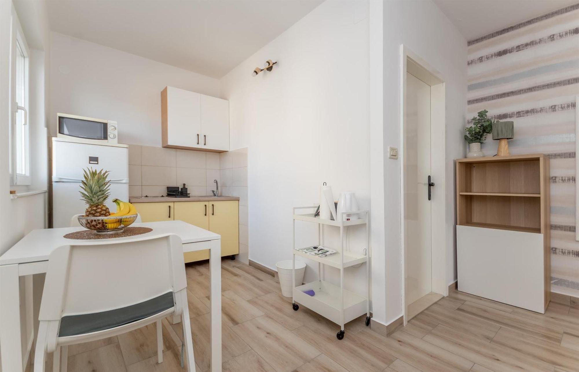 Apartments Ivan - With Parking Omis Exterior photo