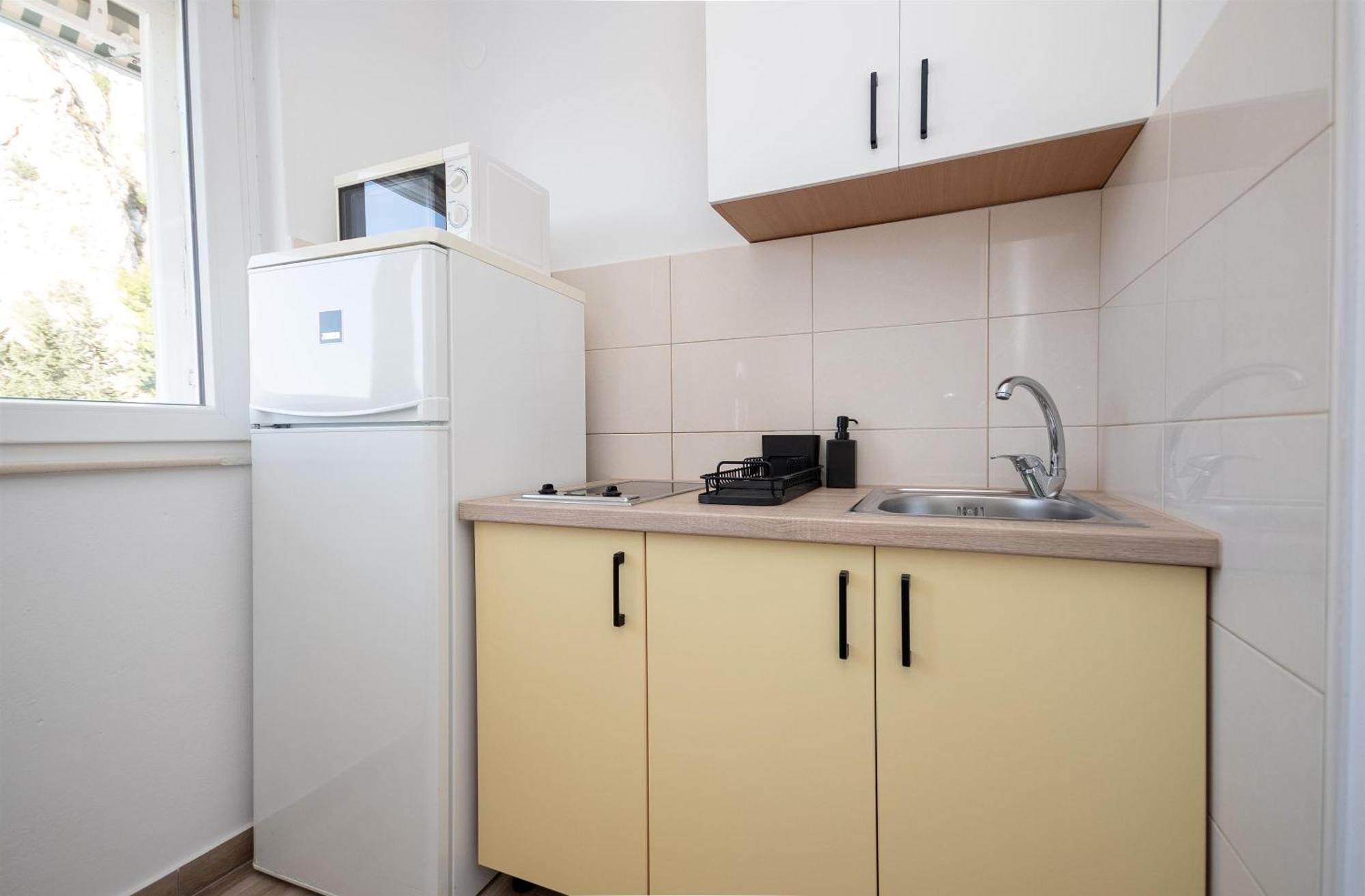 Apartments Ivan - With Parking Omis Exterior photo