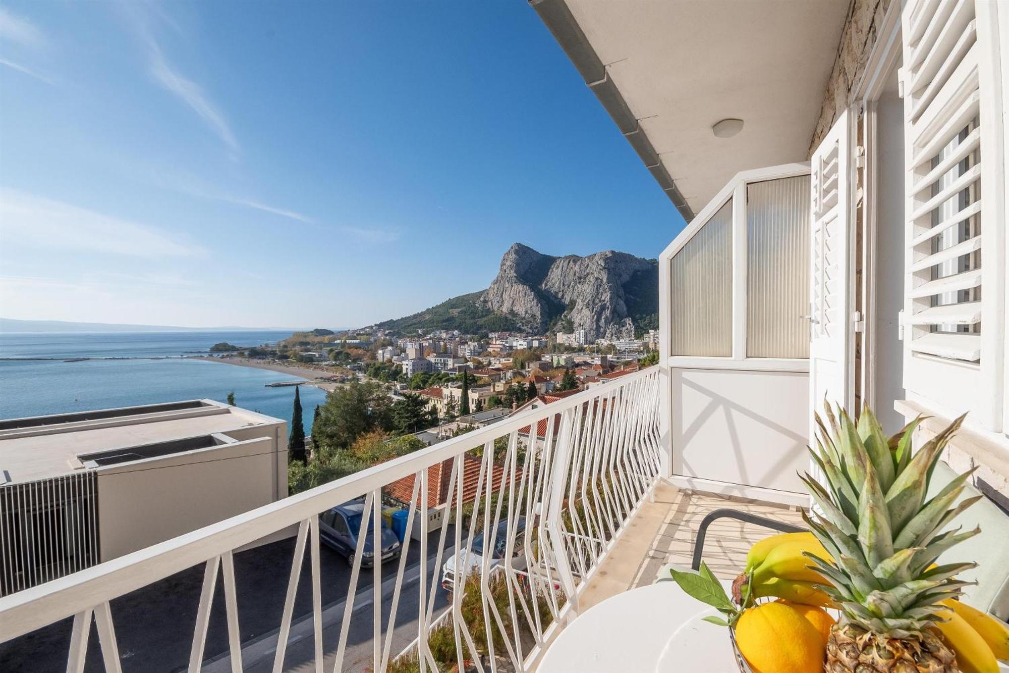 Apartments Ivan - With Parking Omis Exterior photo